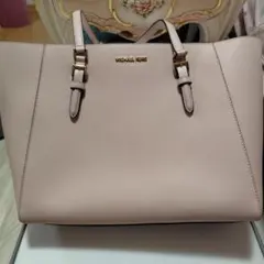 バックチャーム付き　MICHAEL KORS トートバッグ ピンクのサムネイル