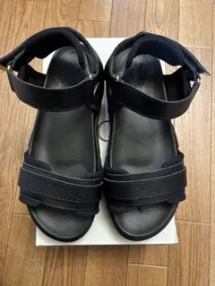 B.F│希少 UGG サンダル 27cm｜ウェインスコット バックル アグ B.F様専用│希少 UGG サンダル 27cm｜ウェインスコット バックル アグ