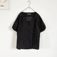 ナイスクラップ　ドット柄　半袖　ブラウス　パフスリーブ　ノーカラーデザイン