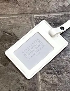 【極美品】Maison MargielaネームタグSTEREOTYPEパスケース