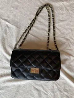 チェーンストラップ　ショルダーバッグ