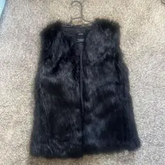 Bershka黒 フェイクファー ノースリーブコート