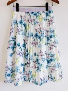 アプワイザーリッシェ　ブルー　フラワープリント フレアスカート ひざ丈