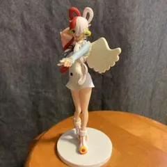 ワンピース　ウタ　フィギュア 羽付き キャラクター