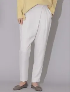 ナチュラルビューティーベーシック♡ アシメディティールパンツ　美品のサムネイル