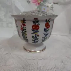 未使用品　有田焼　其泉　マイセン写し　色絵草花文　花瓶　花器　ネット付のサムネイル