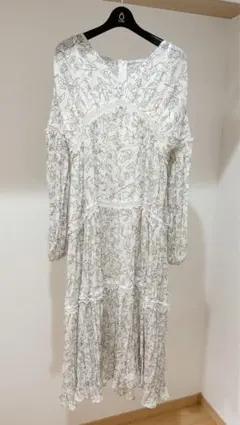 Monotone Floral Pleated Dress ♡HLT