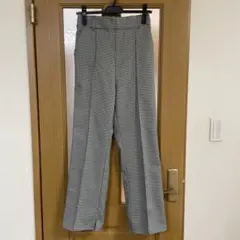 チェック柄　スラックス　ストレートパンツ　グレー　Mサイズ