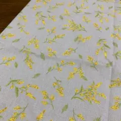 ミモザ　花柄　プリント　綿麻キャンバス生地　グレー　108cm×35cm