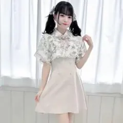 ブローチ付きケープマキシワンピース rojita - メルカリ