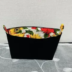 ブラックフラワー柄コンパクト　バッグインバッグ