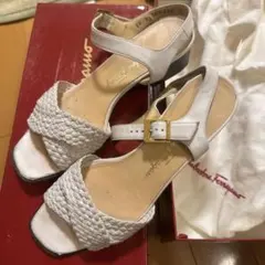 Ferragamo ホワイトウェッジヒールサンダル 5.5 C