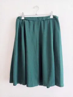 ソウルベリー(M)スウェット生地　ウエストゴム　ひざ丈フレアスカート グリーン