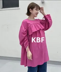 KBF 『とみい×KBF』ドロストギャザースリーブミニワンピース　春夏のサムネイル