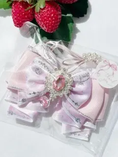 リボンとストーン付きヘアゴム