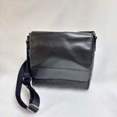 コーチ黒のレザー メッセンジャーバッグ