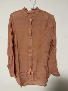 オレンジ色 長袖シャツ ボタン付き