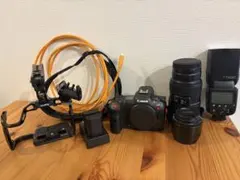 Canon EOS R5C + 付属品おまけ Canon EOS R5 C + カメラケージセット - LIGHT UP RENTAL