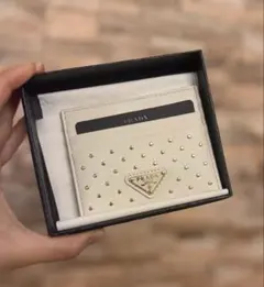 2026年最新】prada スタッズの人気アイテム - メルカリ
