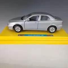 Bburago Alfa Romeo 156 1/24スケールのサムネイル