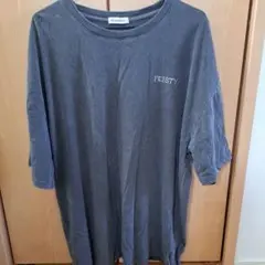 VEHEMENT.. FEISTY ロゴ Tシャツ チャコール