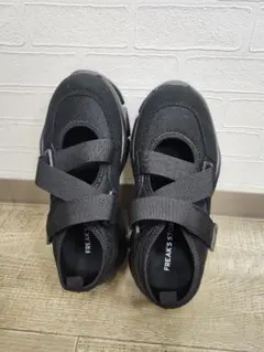 FREAK'S STORE ブラックスニーカー 23.0　写真取り直ししました。