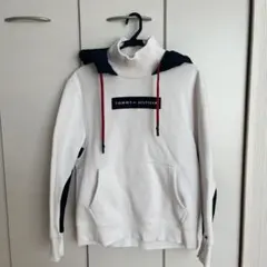TOMMY HILFIGER フード付きトレーナー