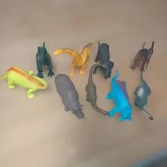 恐竜　フィギュア　９体セット