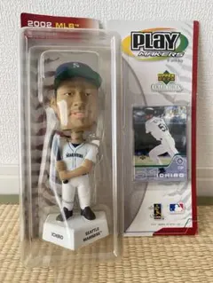 前田智徳　フィギュア　2000本安打記念　シリアルナンバー付きカード　カープ 前田智徳 フィギュア 2000本安打記念 シリアルナンバー付きカード