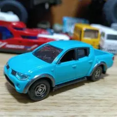 トミカ 三菱 トライトン ブルー