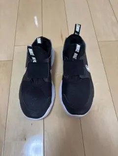 ナイキ キッズ スニーカー 22.5cm 黒 ブラック FNスリッポン 美品