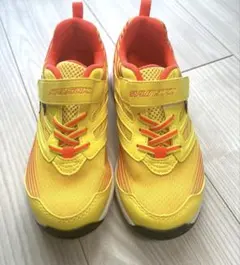 新品未使用 瞬足 スニーカー 21.5cm