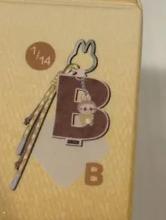 POPMART ラブブ pin for love キーホルダー B
