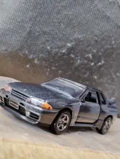 トミカプレミアム　日産スカイラインGT-R R32(BNR32)