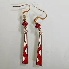 赤と白の和風 ハンドメイドピアス きれいめ