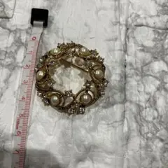 Christian Dior ロープ ラインストーンツイスト ブローチゴールド
