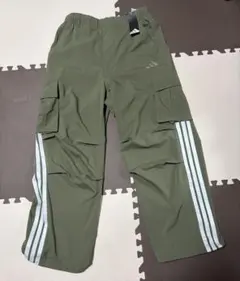 新品タグ付 定価12100円 adidas カーゴパンツ オリーブのサムネイル