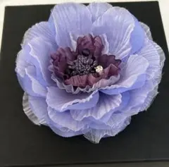 紫色の花モチーフ　花のコサージュ　卒業式　卒園式　入学式　ブローチ