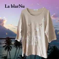 【La blarNu】Tシャツ 花柄プリント 五分袖 〈レディース〉