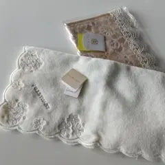 JILL STUART☆花柄刺繍 タオルハンカチ（未使用＆おまけ付）