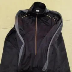 黒のスポーツジャケット ゴールドライン付き　古着
