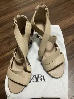 ZARA ベージュ レザー ストラップサンダル