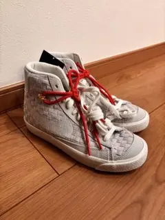 NIKE BLAZER MID 77  ハイカットスニーカー ホワイトグレー