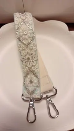 インド刺繍リボン　ハンドストラップ　41cm ハンドメイド　花柄　水色　スマホ