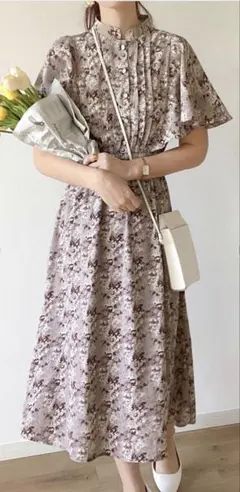 【mily bilet】大人かわいいを咲かせる。花柄フレア袖ワンピース　半袖