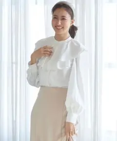 [美品]INGNI BIGフリルカラーブラウス
