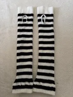 黒と白のストライプ アームカバー