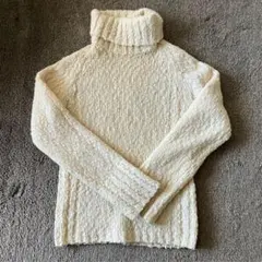タートルネック ニットセーター　オフホワイト