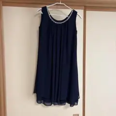 ネイビー ノースリーブ パーティードレス パール装飾のサムネイル