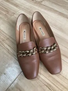 DIANA ブラウン ローファー チェーン装飾